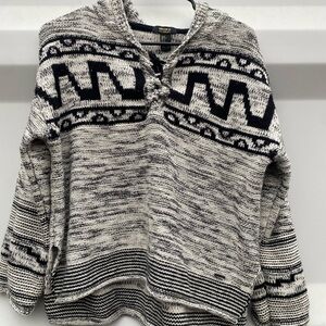 Cozy knit Black and White Patterned Sweater forever 21